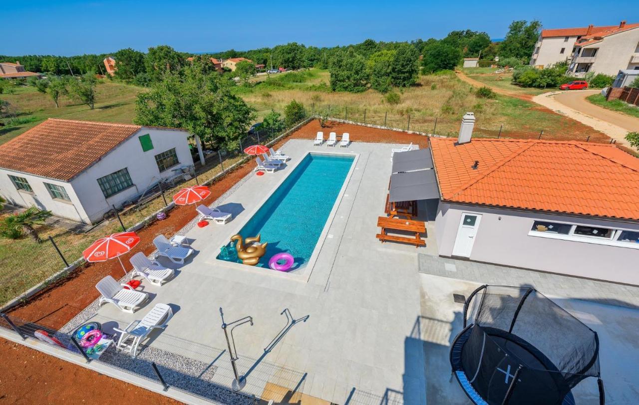 Apartmani Lucija Porec Bagian luar foto