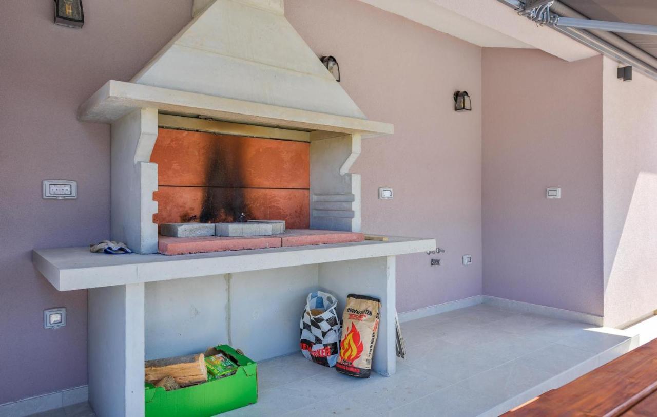 Apartmani Lucija Porec Bagian luar foto