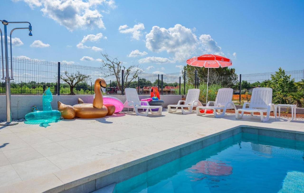 Apartmani Lucija Porec Bagian luar foto