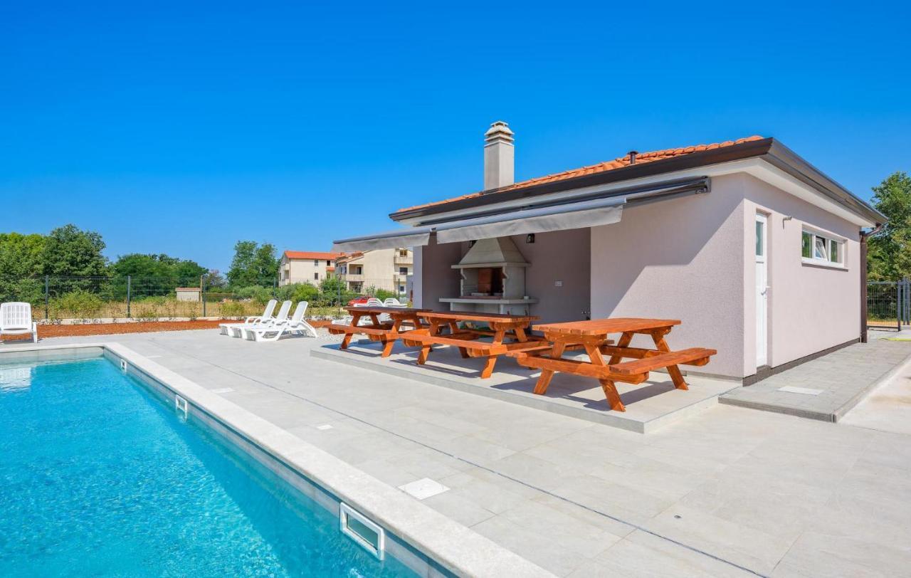 Apartmani Lucija Porec Bagian luar foto