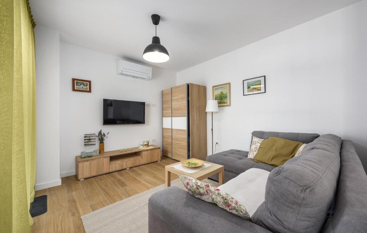 Apartmani Lucija Porec Bagian luar foto