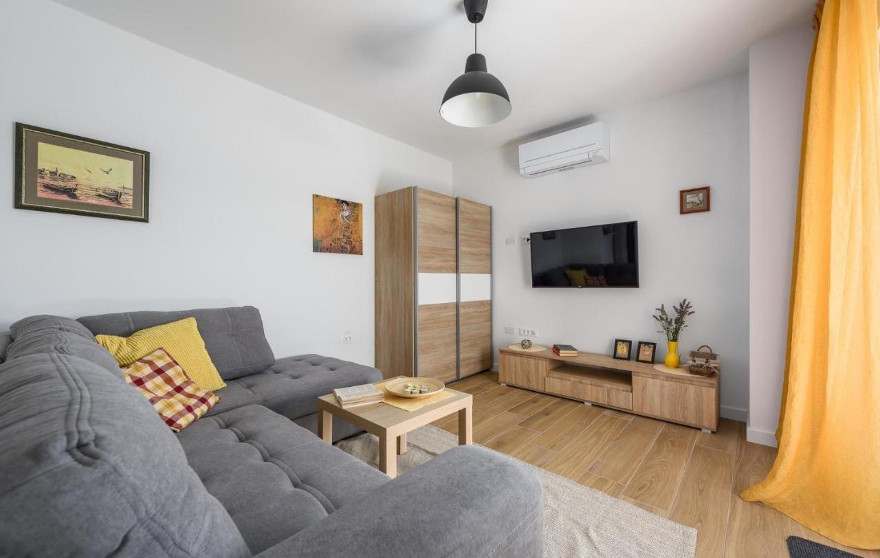 Apartmani Lucija Porec Bagian luar foto