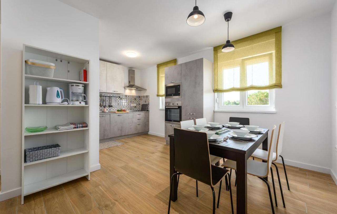 Apartmani Lucija Porec Bagian luar foto