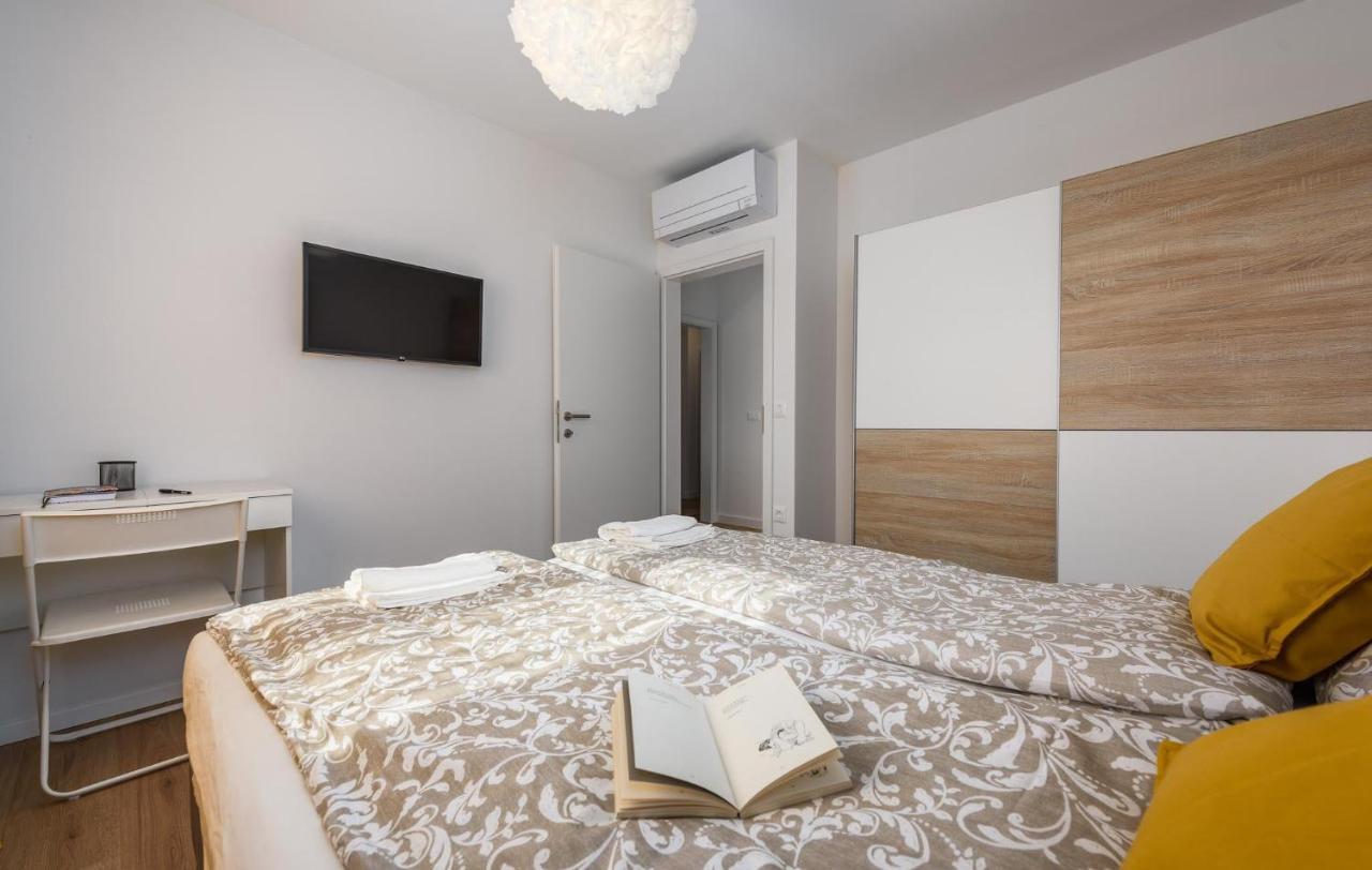 Apartmani Lucija Porec Bagian luar foto