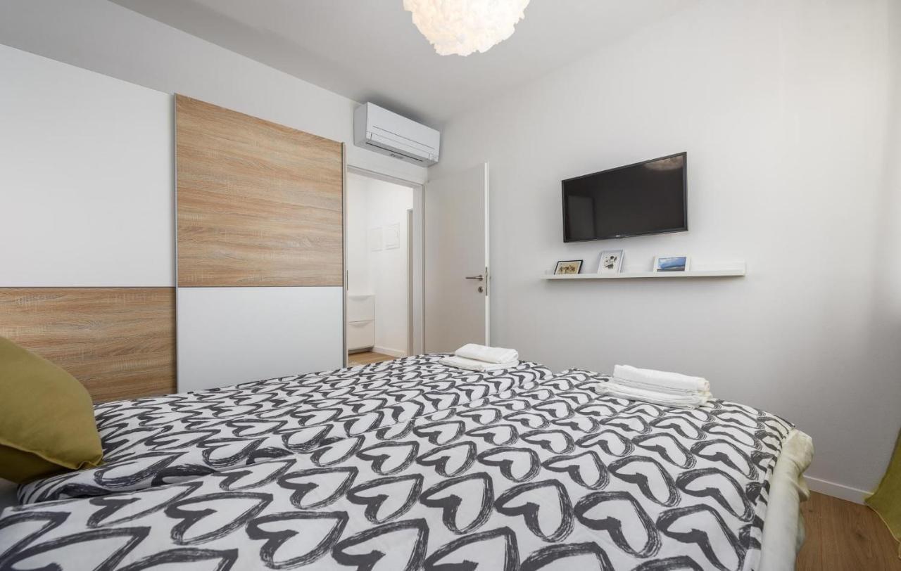 Apartmani Lucija Porec Bagian luar foto