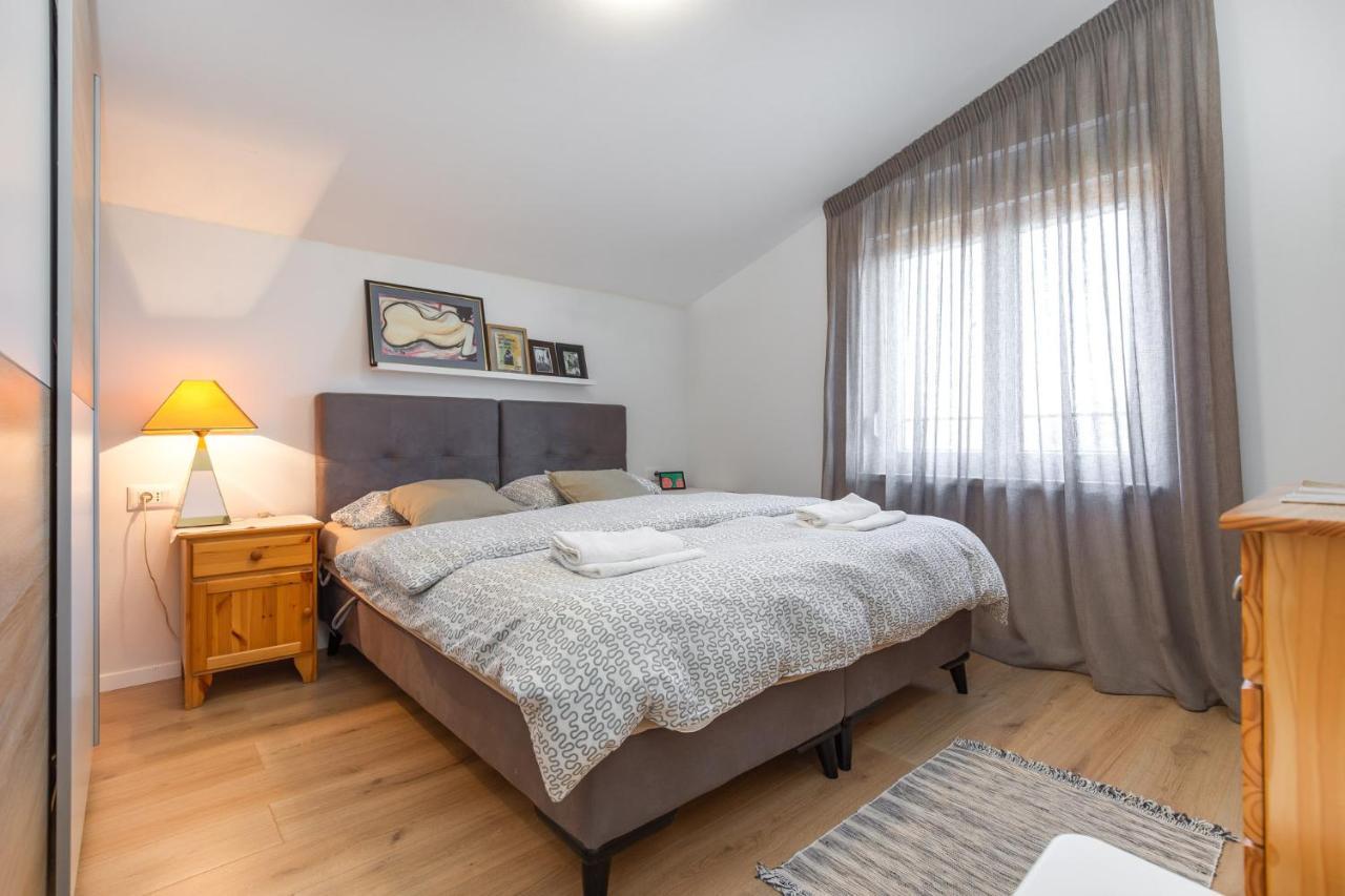 Apartmani Lucija Porec Bagian luar foto