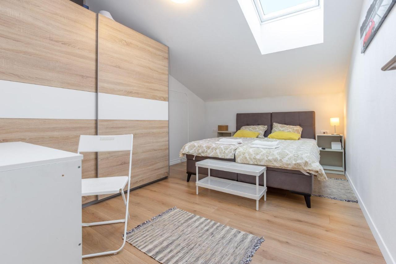 Apartmani Lucija Porec Bagian luar foto