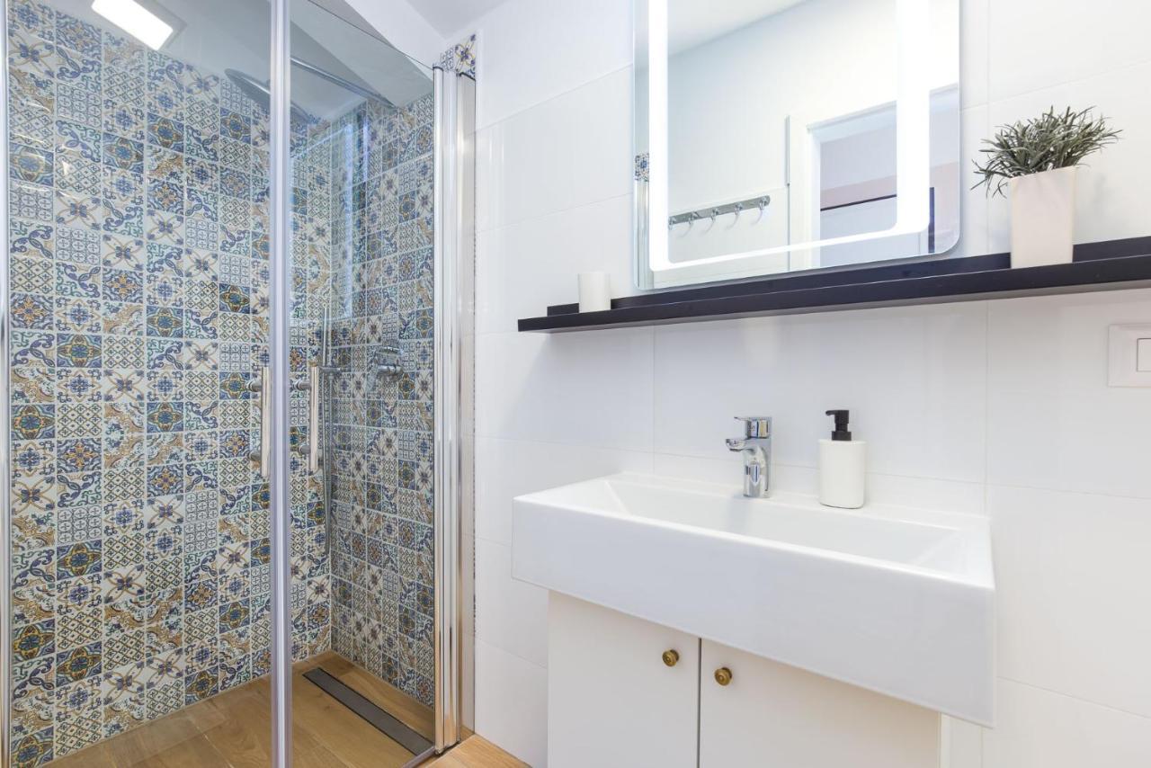 Apartmani Lucija Porec Bagian luar foto